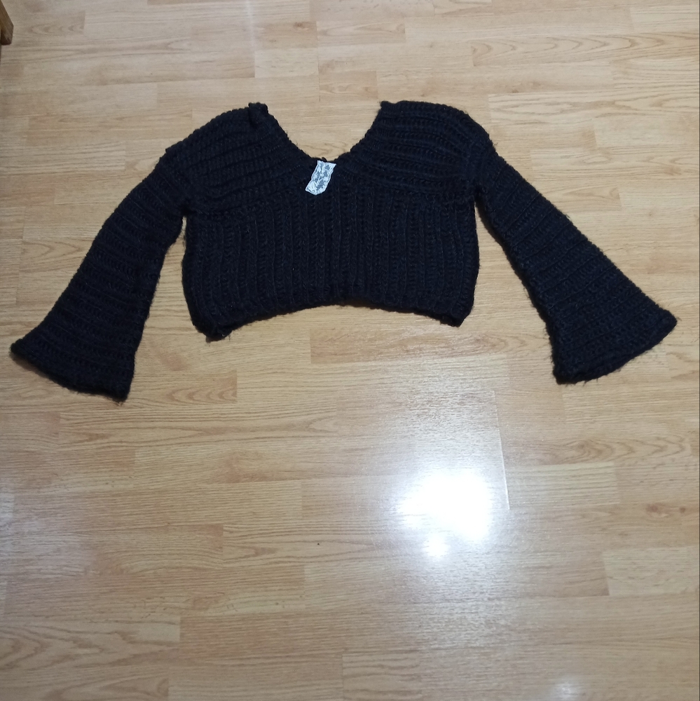 Sadie And Sage Black Knit Cropped Sweater